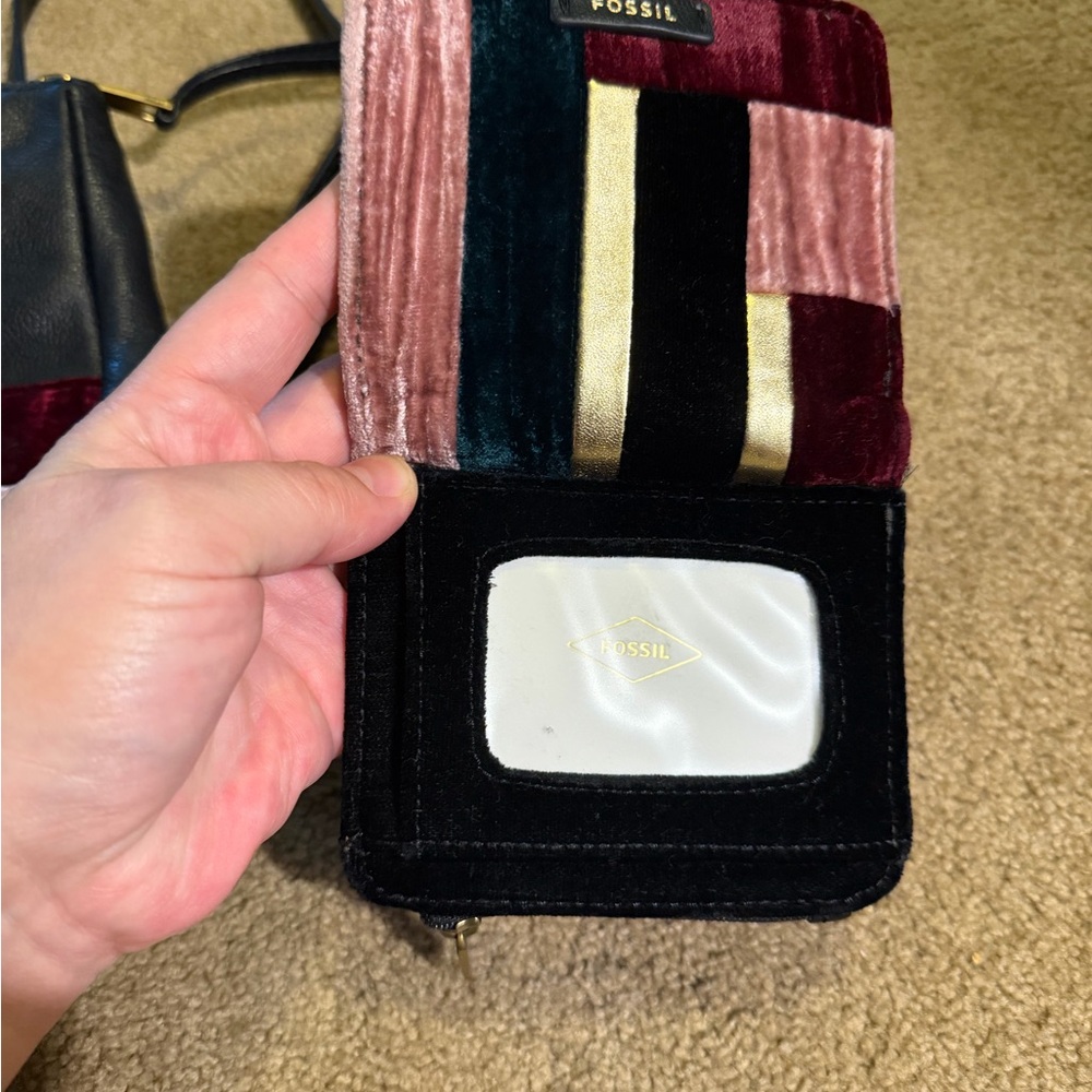 Fossil Bag and Wallet - Picture 5 of 14